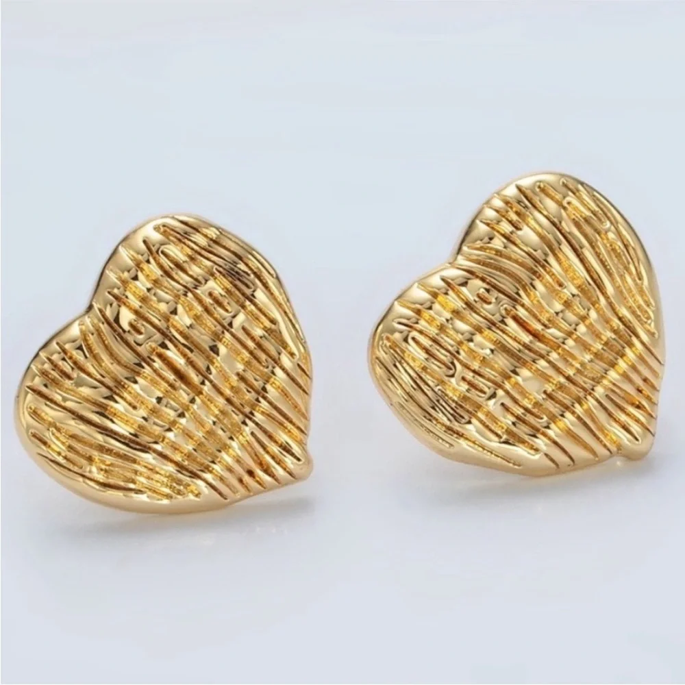 NEW 24k Gold Filled Textured Heart Stud Earrings